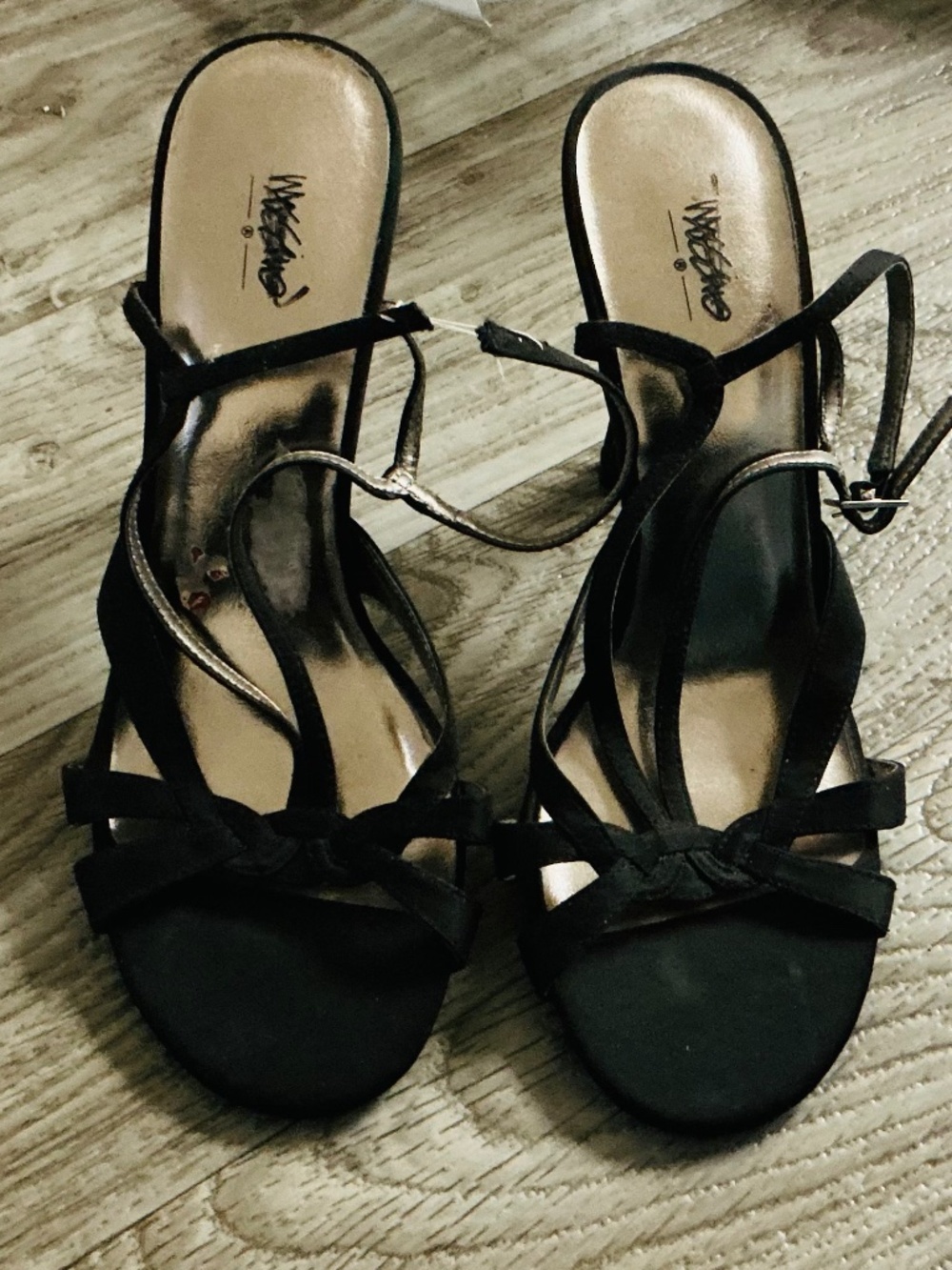 Mossimo sandals size 8 very good condition.